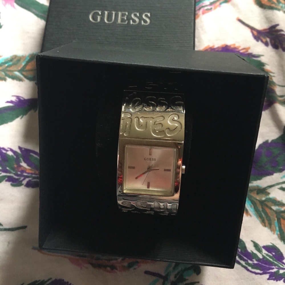 🔻PRICE DROP🔻‼️ Authentic Guess Watch